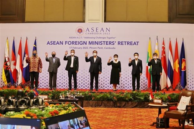 ASEAN Foreign Ministers’ Meeting Retreat opens hinh anh 2