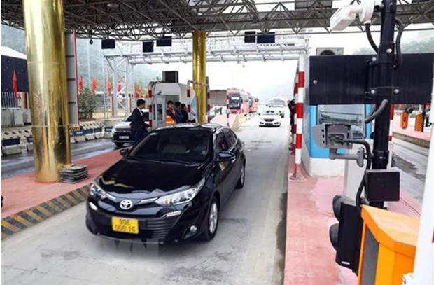 Government urges issuance of cards for vehicles to use e-toll collection service hinh anh 2