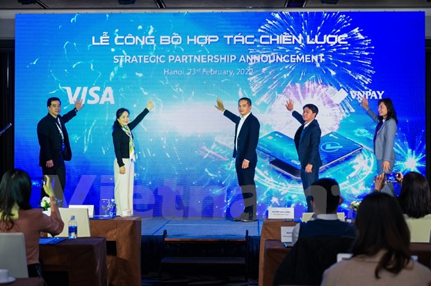Visa, VNPAY join hands to speed up digital payments in Vietnam hinh anh 1