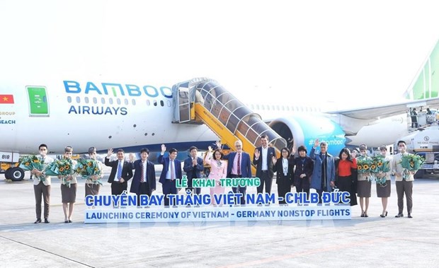 Bamboo Airways launches regular direct flights to Germany hinh anh 2
