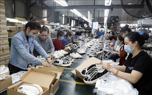 Export-import turnover up 13 percent in first two months hinh anh 1