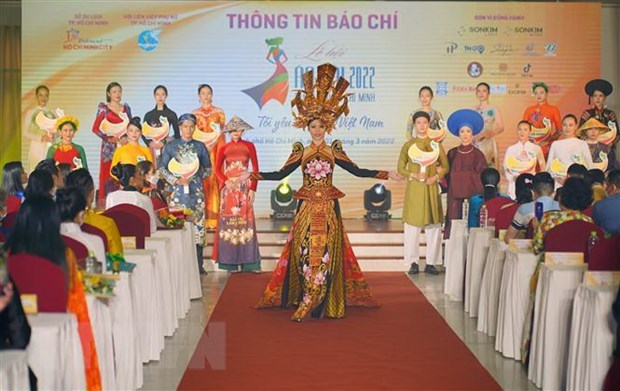 HCM City: Festival honouring traditional dress to begin this month hinh anh 1