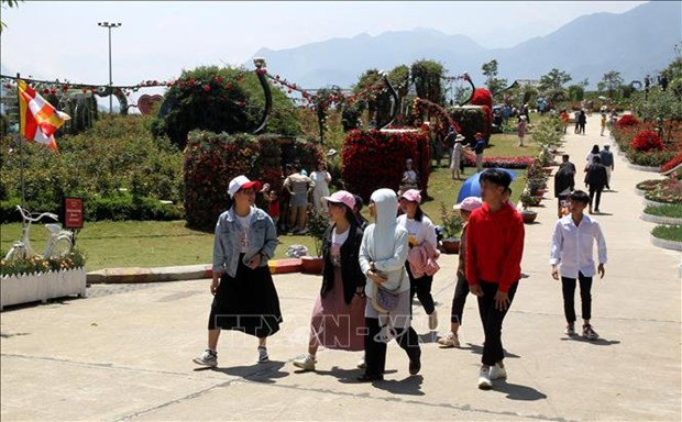 Lao Cai to welcome 4 million tourists in 2022 hinh anh 1