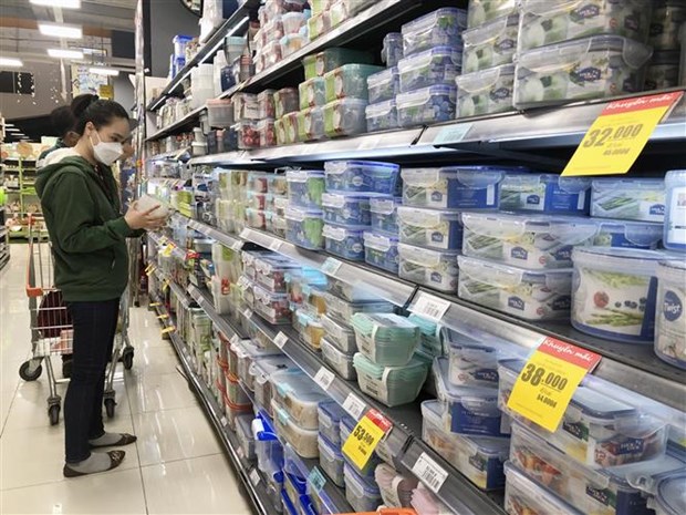 HCM City's retail sales of goods, services down 6.6 percent in two months hinh anh 1