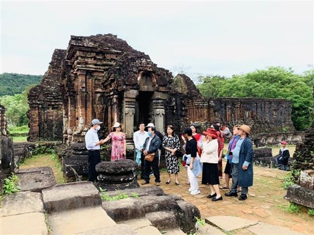 Localities urged to strictly inspect preparations for welcoming back tourists hinh anh 1