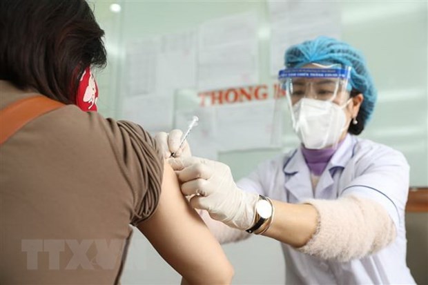 Vietnam records 131,817 COVID-19 cases on March 5 hinh anh 1