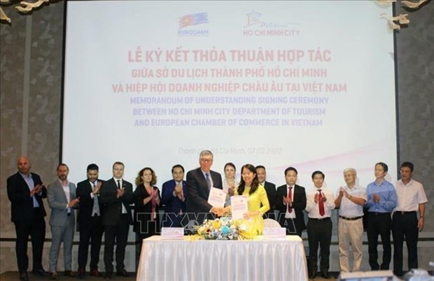 HCM City shakes hands with EuroCham, VIAGS to promote tourism development hinh anh 1