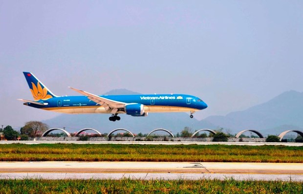 Vietnam Airlines resumes seven domestic routes to serve summer tourism peak hinh anh 1