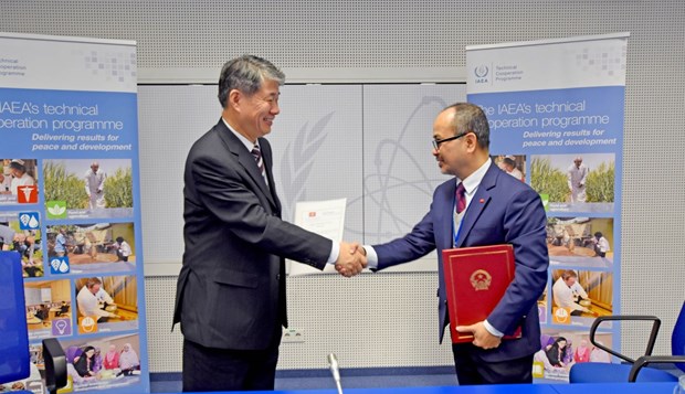 Vietnam, IAEA sign programme framework for technical cooperation hinh anh 1