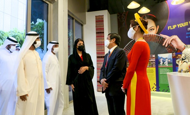 Ruler of the Emirate of Dubai visits Vietnam Pavilion at Expo 2020 hinh anh 1