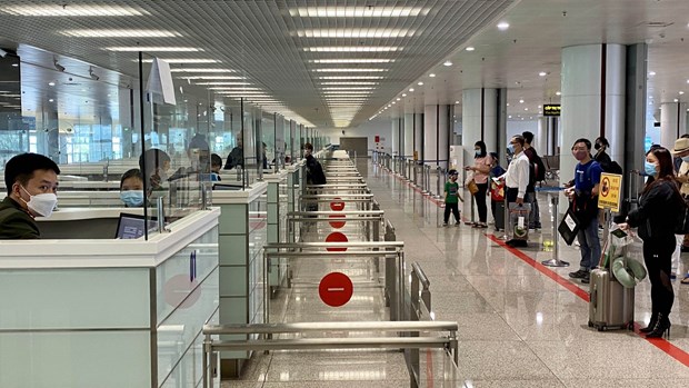 Vietnam fully reopens borders to tourists after pandemic hiatus hinh anh 3