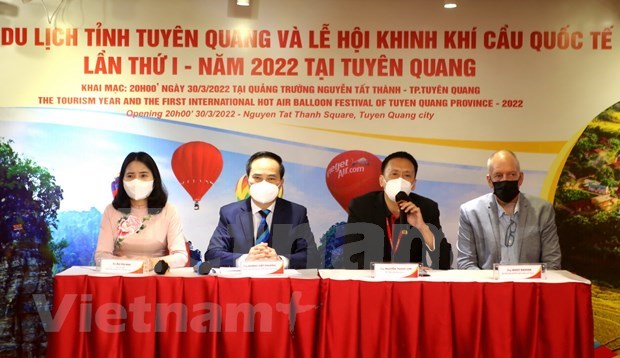 Vietjet accompanies International Hot Air Balloon Festival 2022 in Tuyen Quang hinh anh 1