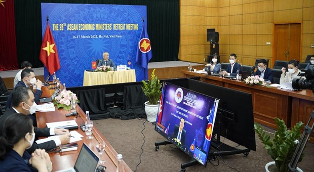 Vietnam calls for unified approach of ASEAN in upgrading ATIGA hinh anh 2