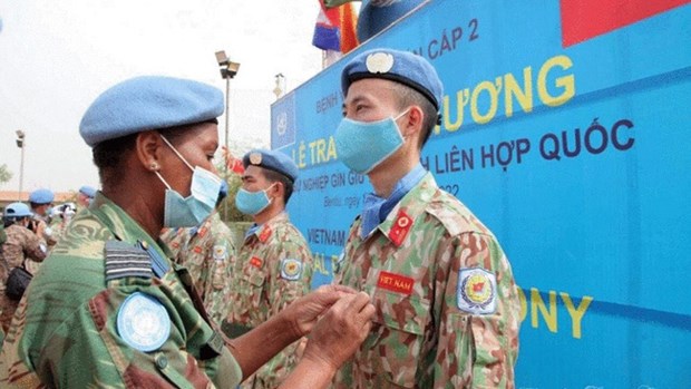 Vietnam’s Level-2 Field Hospital Rotation 3 receives UN medals hinh anh 1