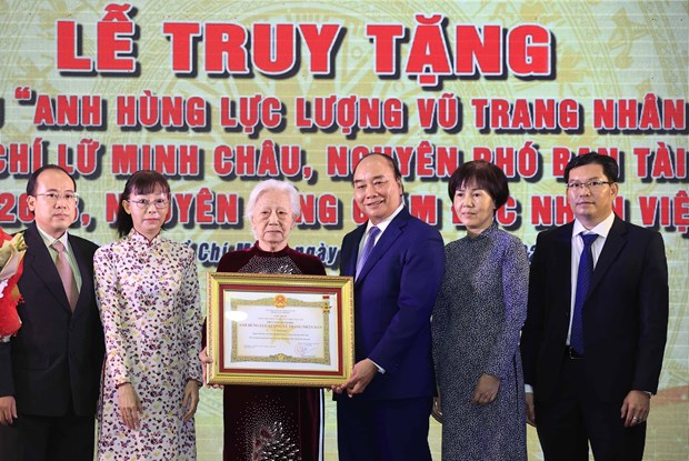 Former head of State Bank of Vietnam awarded ‘Hero’ title hinh anh 1