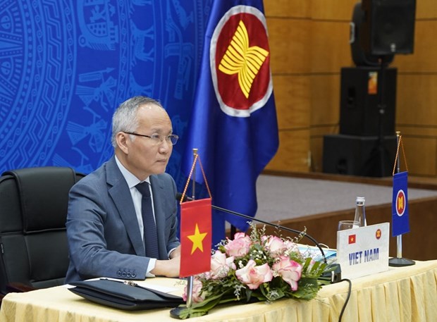 Vietnam calls for unified approach of ASEAN in upgrading ATIGA hinh anh 1