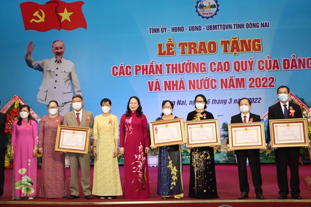 Dong Nai: 262 organisations, individuals receive noble awards hinh anh 1