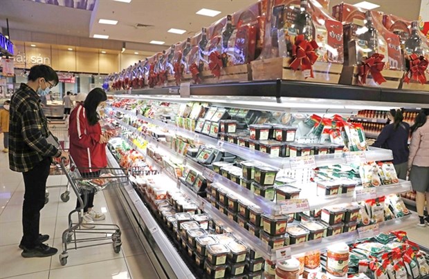 Retailers make efforts to control prices hinh anh 1