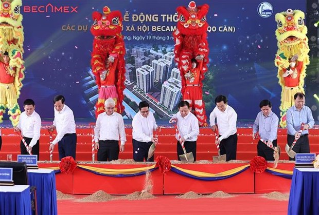 PM witnesses work starts on third Vietnam - Singapore Industrial Park in Binh Duong hinh anh 2