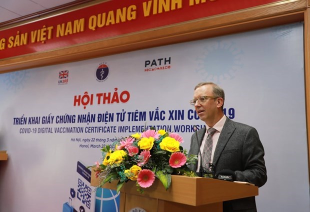 UK helps Vietnam issue COVID-19 digital vaccination certificates hinh anh 2
