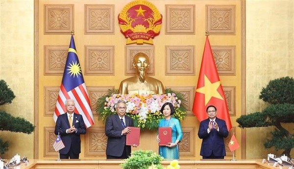 Malaysian PM concludes official visit to Vietnam hinh anh 2