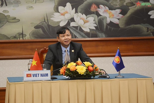 Vietnam attends ASEAN defence cooperation conferences hinh anh 1