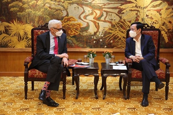Vietnam looks to cooperate with UK in renewable energy, sustainable development hinh anh 1