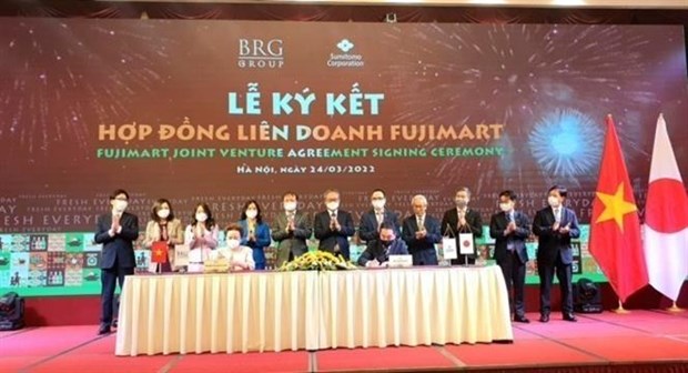 BRG group, Japanese partner to open more FujiMart stores in Vietnam hinh anh 1