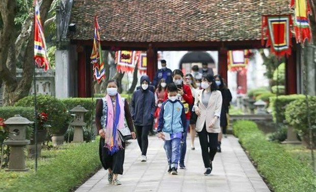 Tourists to Hanoi increase by nearly 50 percent hinh anh 1