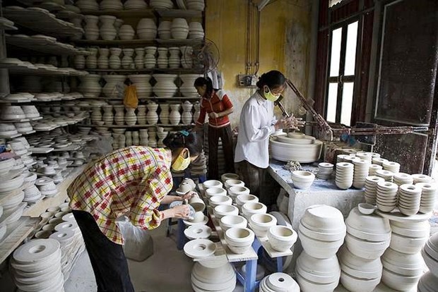 Hanoi spends 2 trillion VND supporting households, businesses hinh anh 1