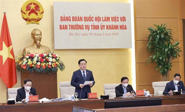 Top legislator chairs meeting with Party officials of Khanh Hoa hinh anh 1