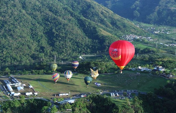 Tuyen Quang hosts first int’l hot air balloon fest hinh anh 1