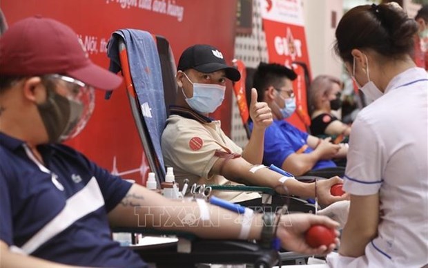 Voluntary blood donation a popular movement in Vietnam hinh anh 1