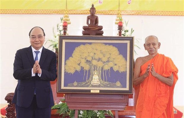 President extends New Year wishes to Khmer community at Khmer Theravada Buddhist Academy hinh anh 1