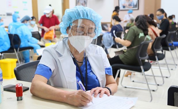 HCM City adopts measures to strengthen grassroots health care hinh anh 1