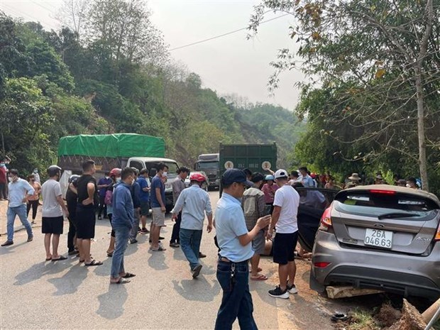 Traffic accidents claim 37 lives during three-day holiday hinh anh 1