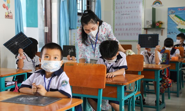 Students should receive psychological support on return to school: official hinh anh 2