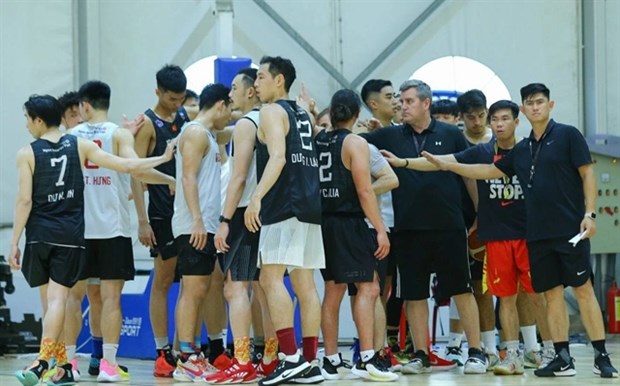 Vietnam basketball team aims for better showing at SEA Games hinh anh 1