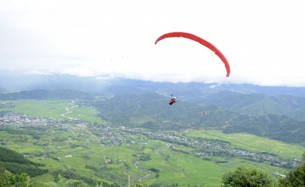 Lai Chau holds third Open Putaleng Paragliding Tournament hinh anh 1