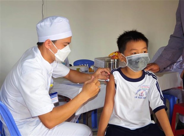 Bac Lieu begins COVID-19 vaccination for children aged 5-12 hinh anh 1