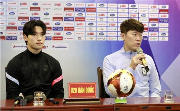 VN-RoK friendly deemed opportunity to test players prior to SEA Games 31: coach hinh anh 2