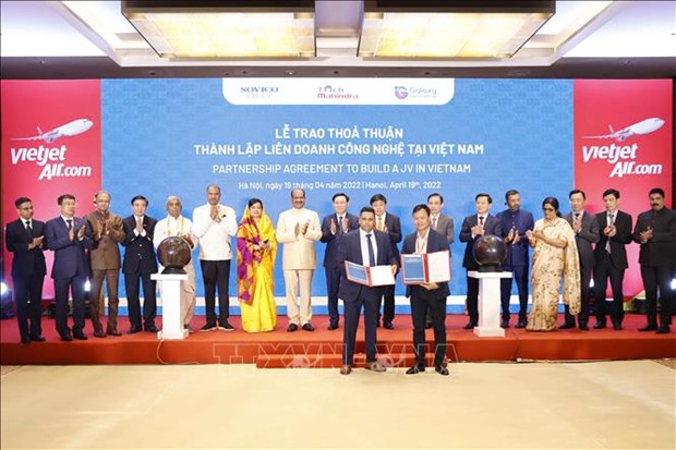 NA Chairman, Indian lower house speaker witness launch of new Vietnam-India air routes hinh anh 1