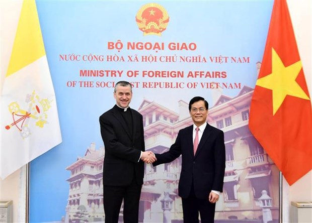 Vietnam, the Holy See work to strengthen relations hinh anh 1