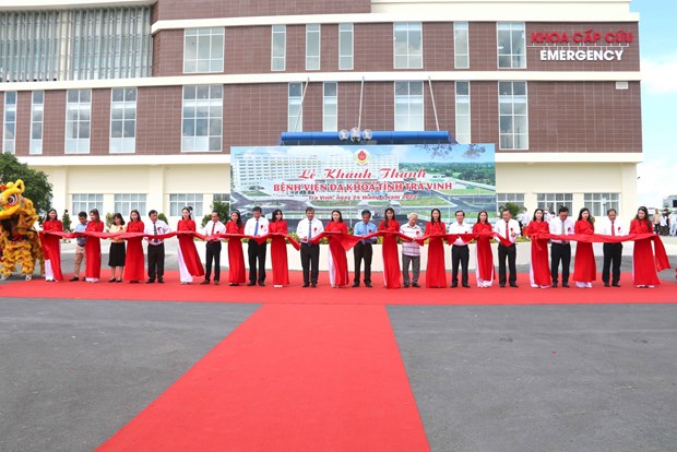 Largest healthcare establishment in Tra Vinh put into use hinh anh 1