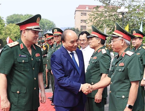 State leader pays working visit to Military Region 1 hinh anh 1