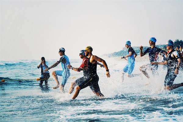 Da Nang to host Ironman 70.3 Vietnam triathlon in May hinh anh 1