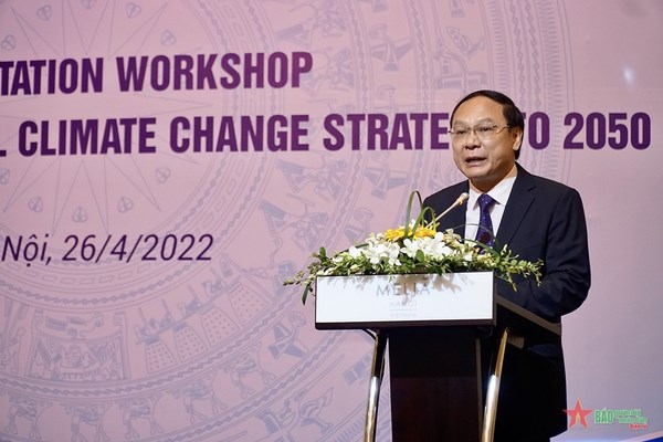 Conference collects ideas on draft national strategy on climate change hinh anh 2