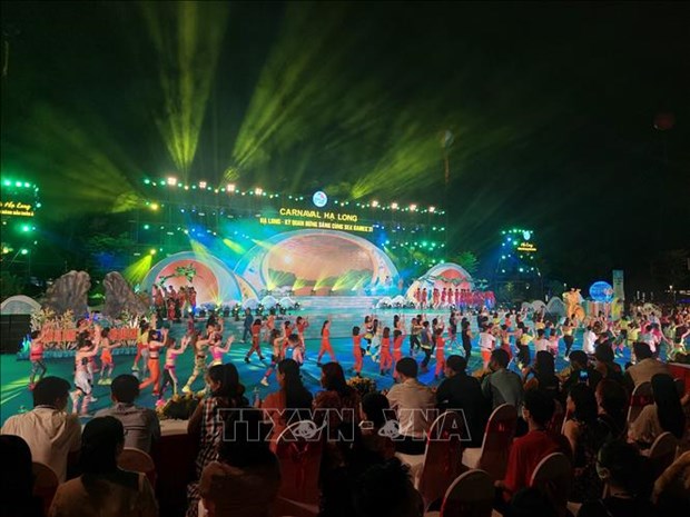 Ha Long Carnival gives boost to tourism activities in Quang Ninh hinh anh 1