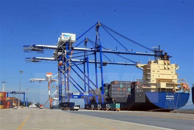 Cargo through seaports rises 3 percent in four months hinh anh 1
