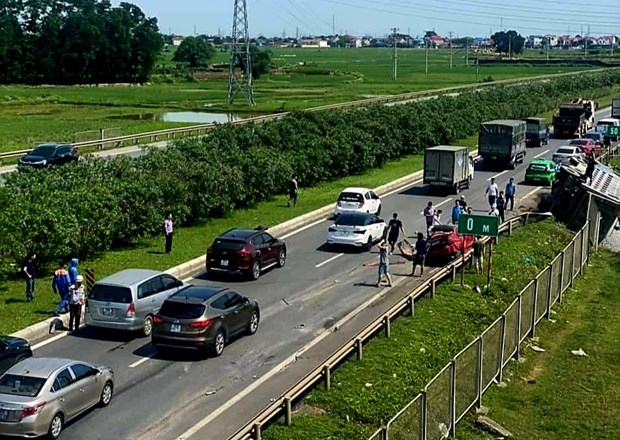 104 traffic accidents occur nationwide during holiday hinh anh 1